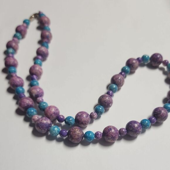 Elegant Purple and Blue Glass Beaded Necklace - Picture 1 of 4